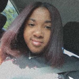 Meet your Posher, Dionna